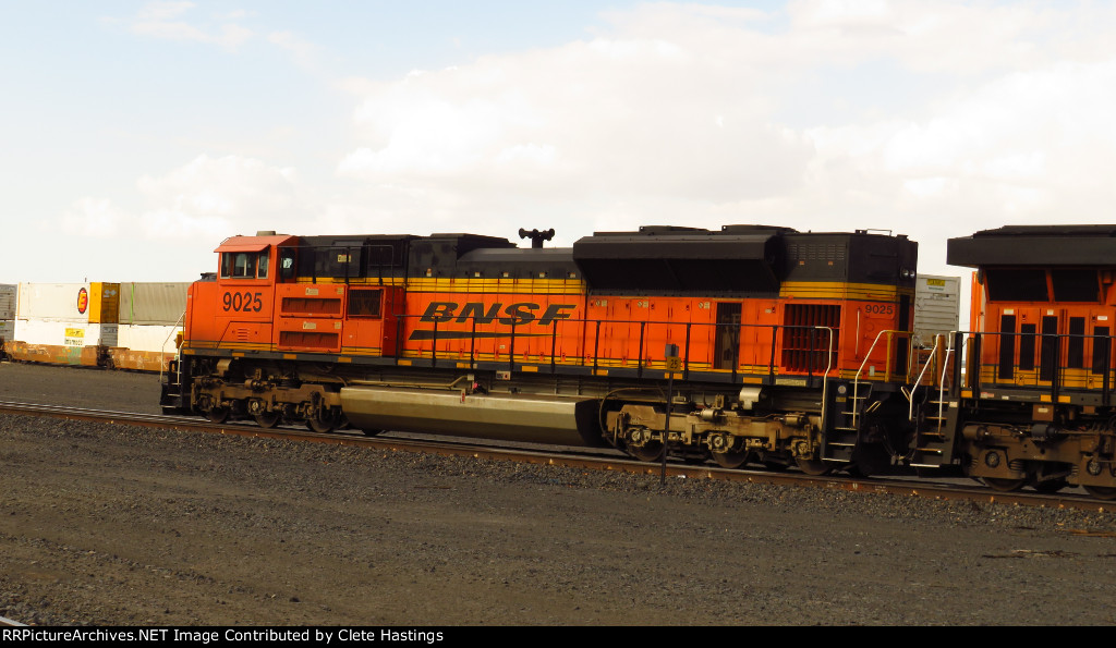 BNSF 9025